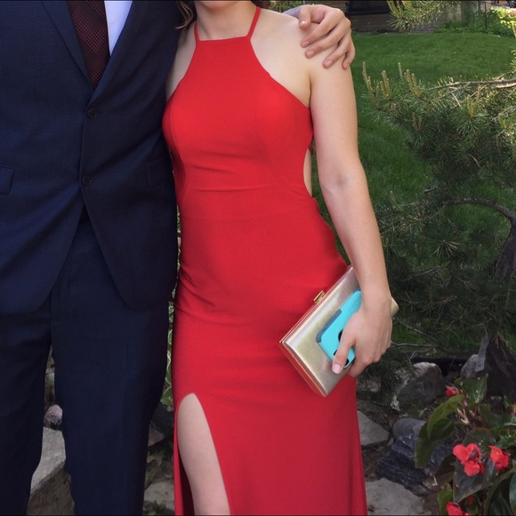 RED PROM DRESS - Picture 6 of 6